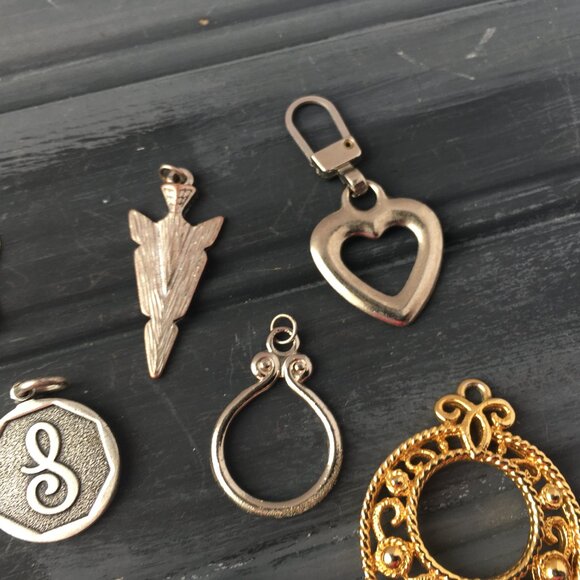 Lot of Silver and Gold Pendant Charms - Picture 2 of 10